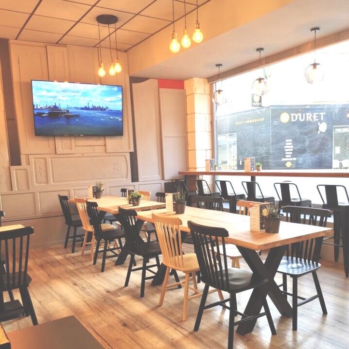 Salle Restaurant - Ambiance conviviale et chaleureuse - @leklub_challans.