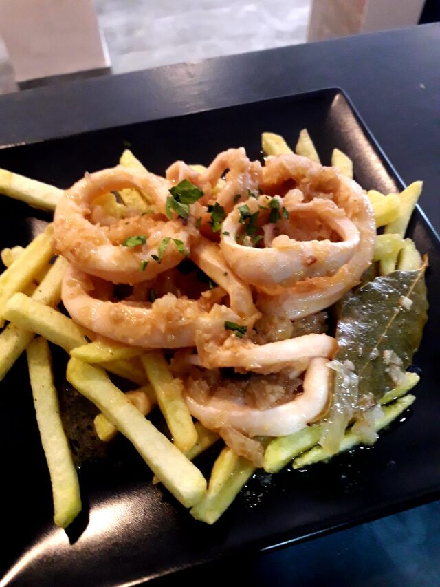 Calamares en salsa de Almendras