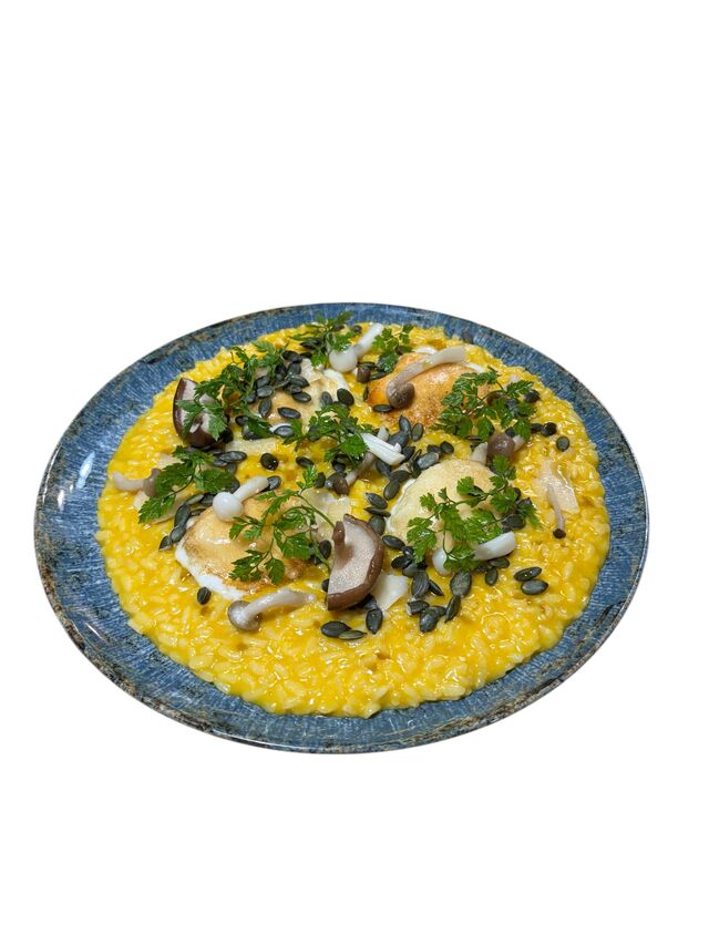 Dýňové risotto, grilovaný kozí sýr, pečená semínka, houby, parmezán