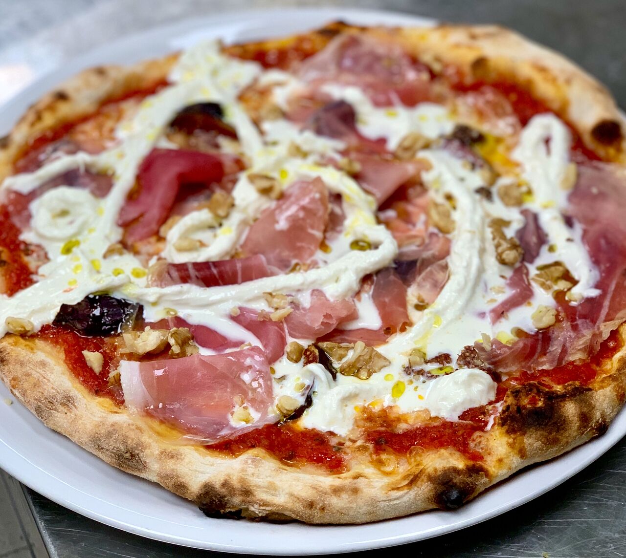 Pizza mit Stracciatella