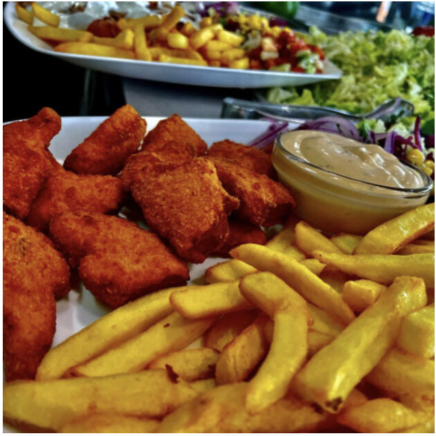 Chicken Nuggets mit Pommes