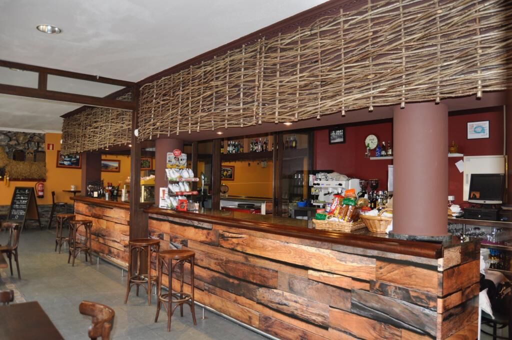 Nuestra gran barra para degustar tablitas parrilleras con tu consumición 