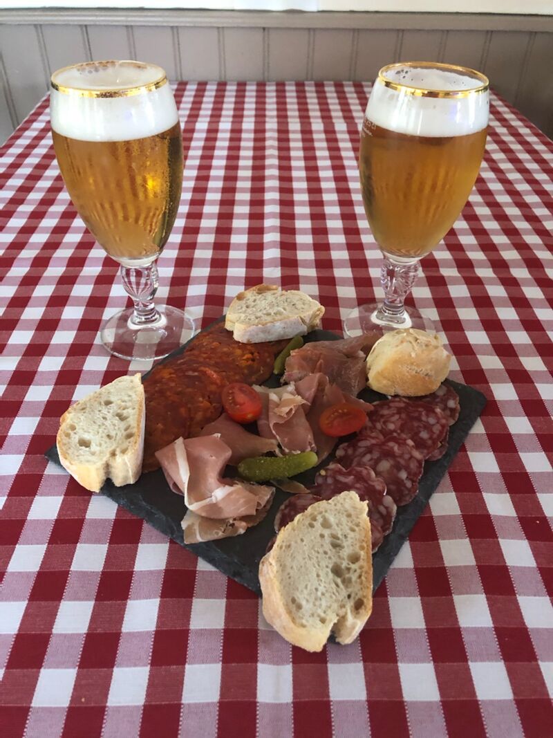 Exemple d'assiette de charcuterie
