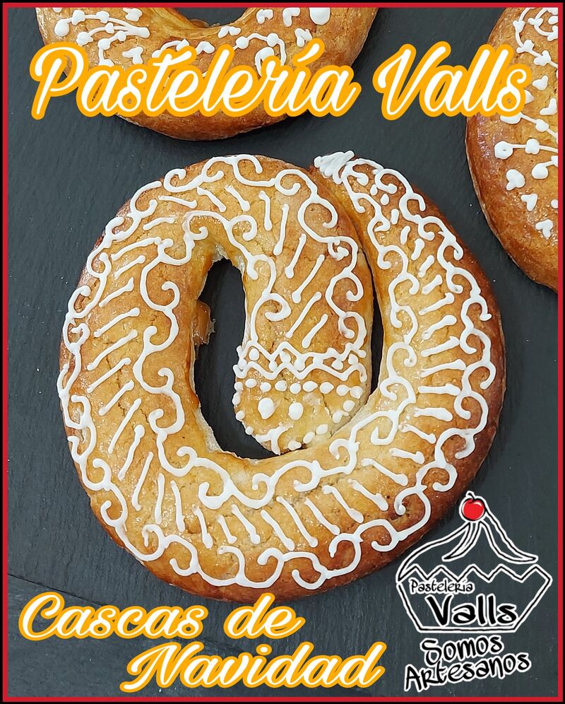 Anguilas de Navidad. Una variación de las Cascas.
Una antigua tradición valenciana.
Anguila de Mazapán rellena de Yema o Boniato