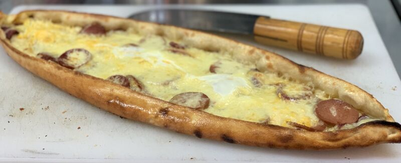Pide mit Sucuk