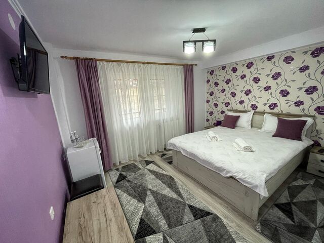 Camera 9