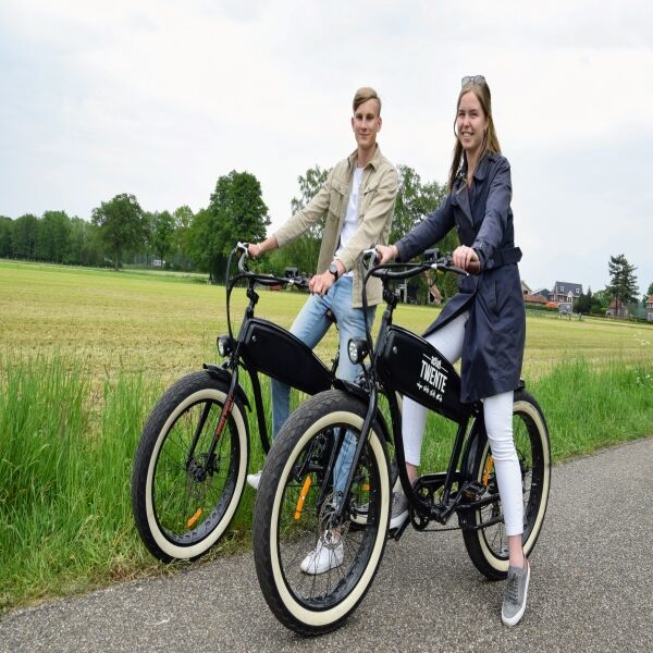 De E-CRUISER: een stoere E-bike, met zijn brede banden een perfecte wegligging.