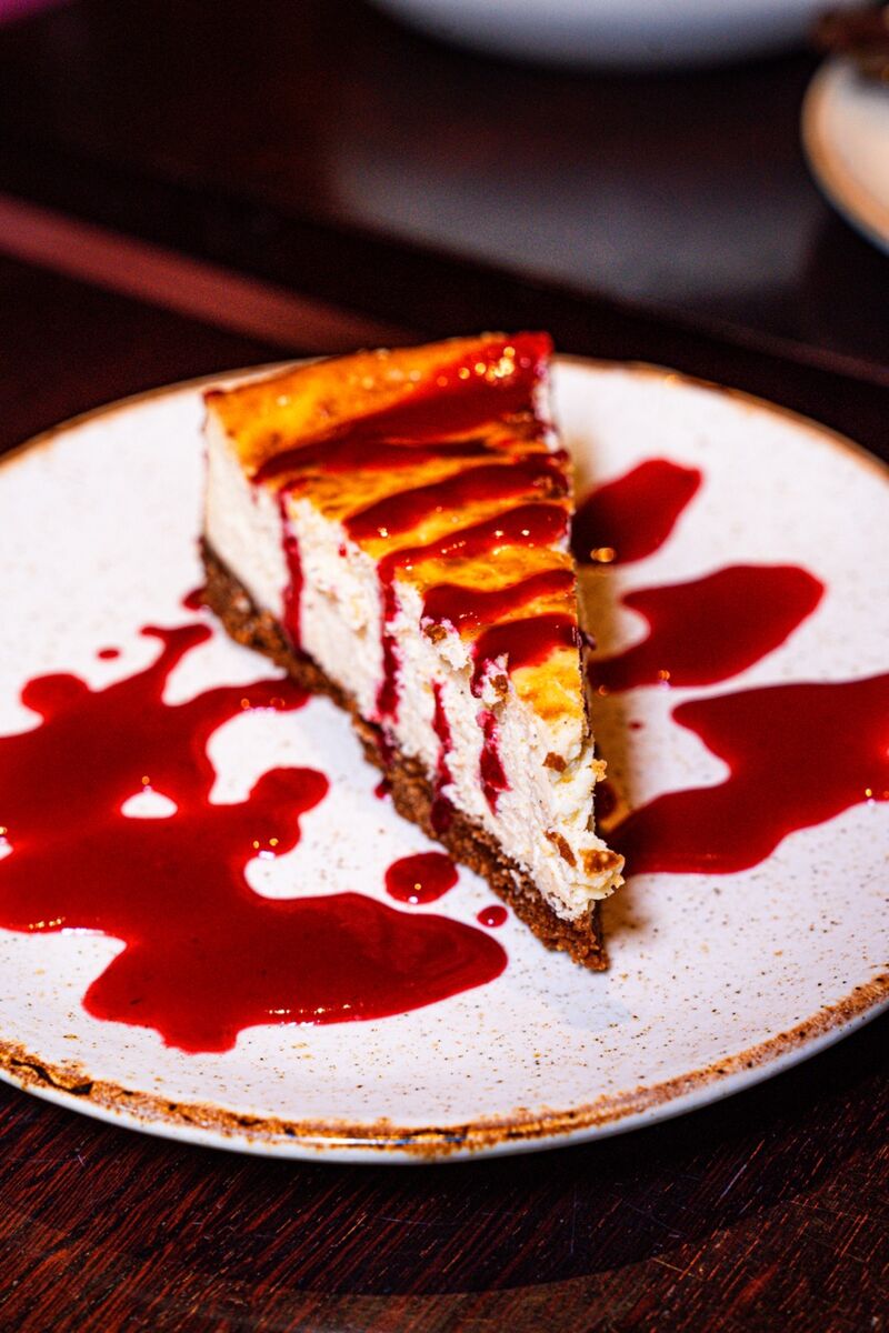 Cheesecake, coulis de fruits rouges