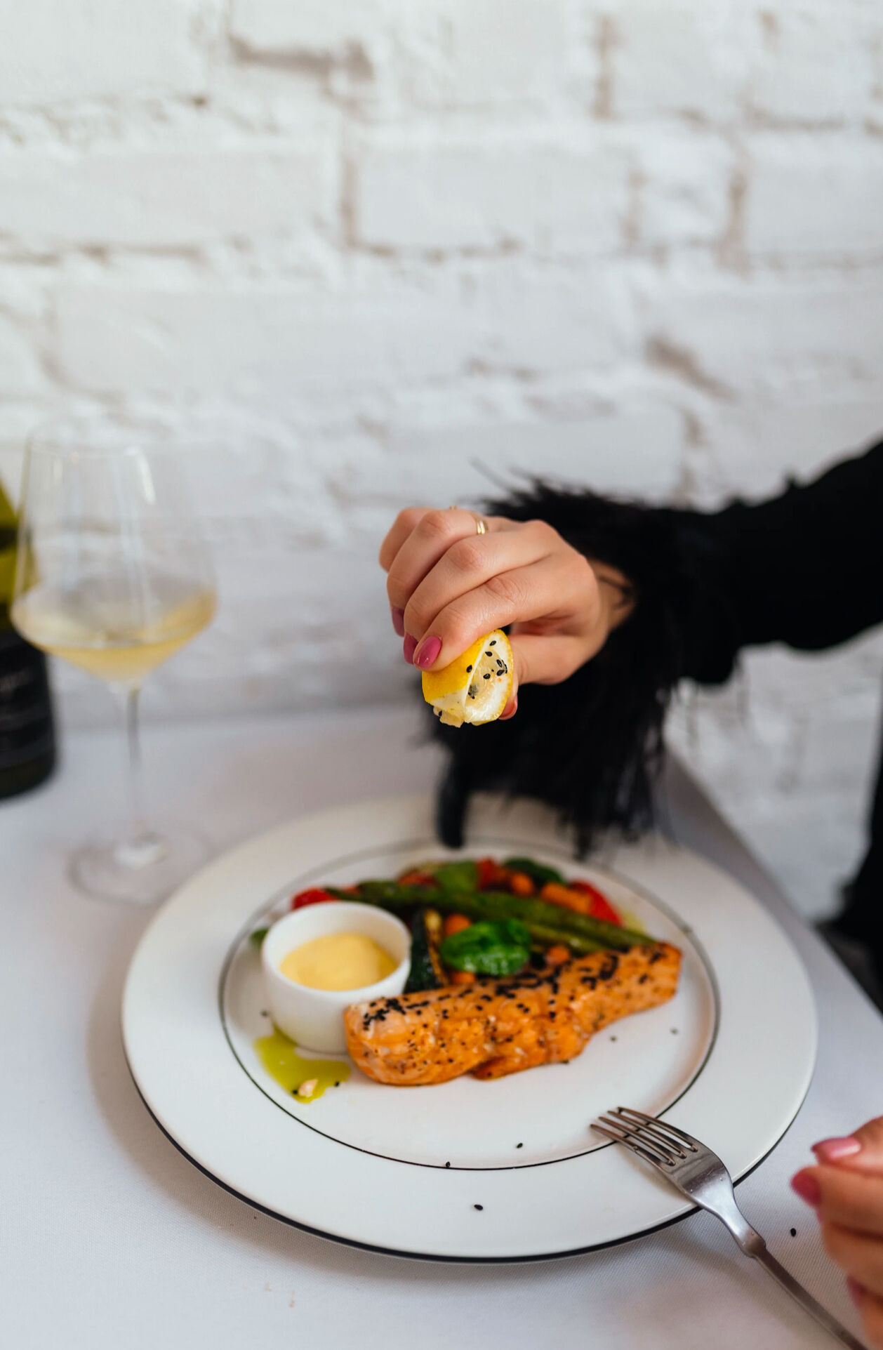 Stek z łososia z grillowanymi warzywami 