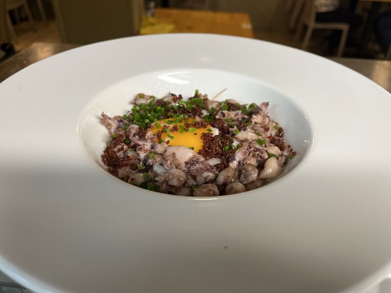 Puntillitas Salteadas con Cecina de León