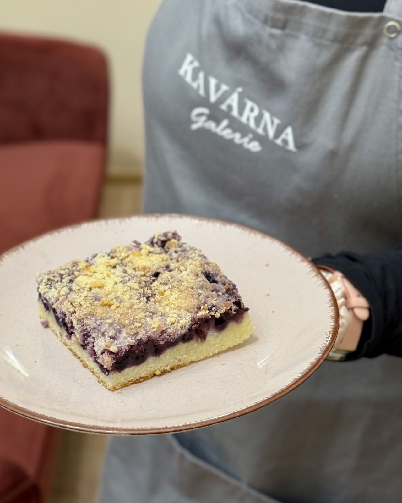 Borůvkový drobenkový koláč