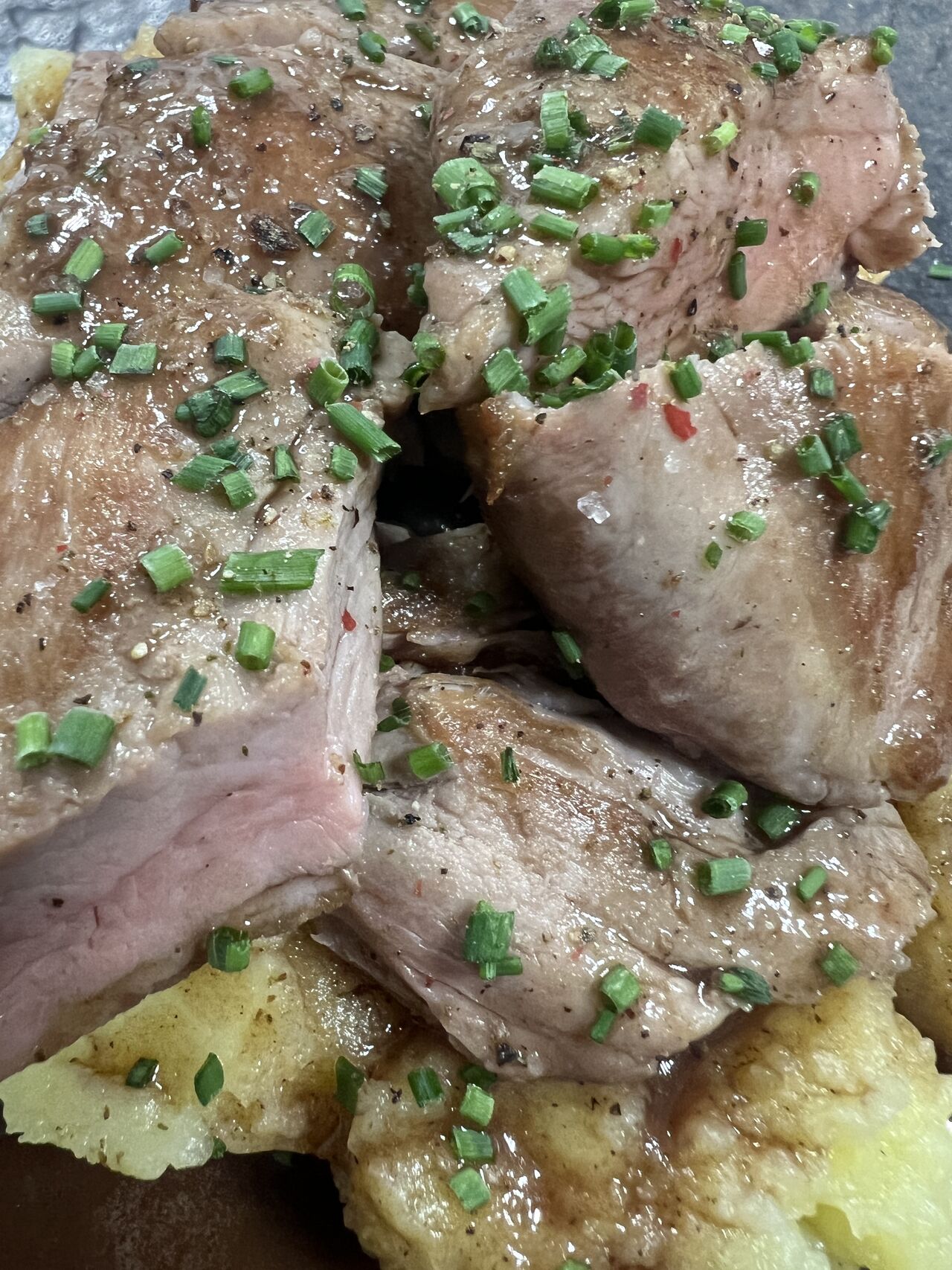 La Pluma Ibérique, Jus Corsé et Ecrasé de Pommes de Terre au Romarin