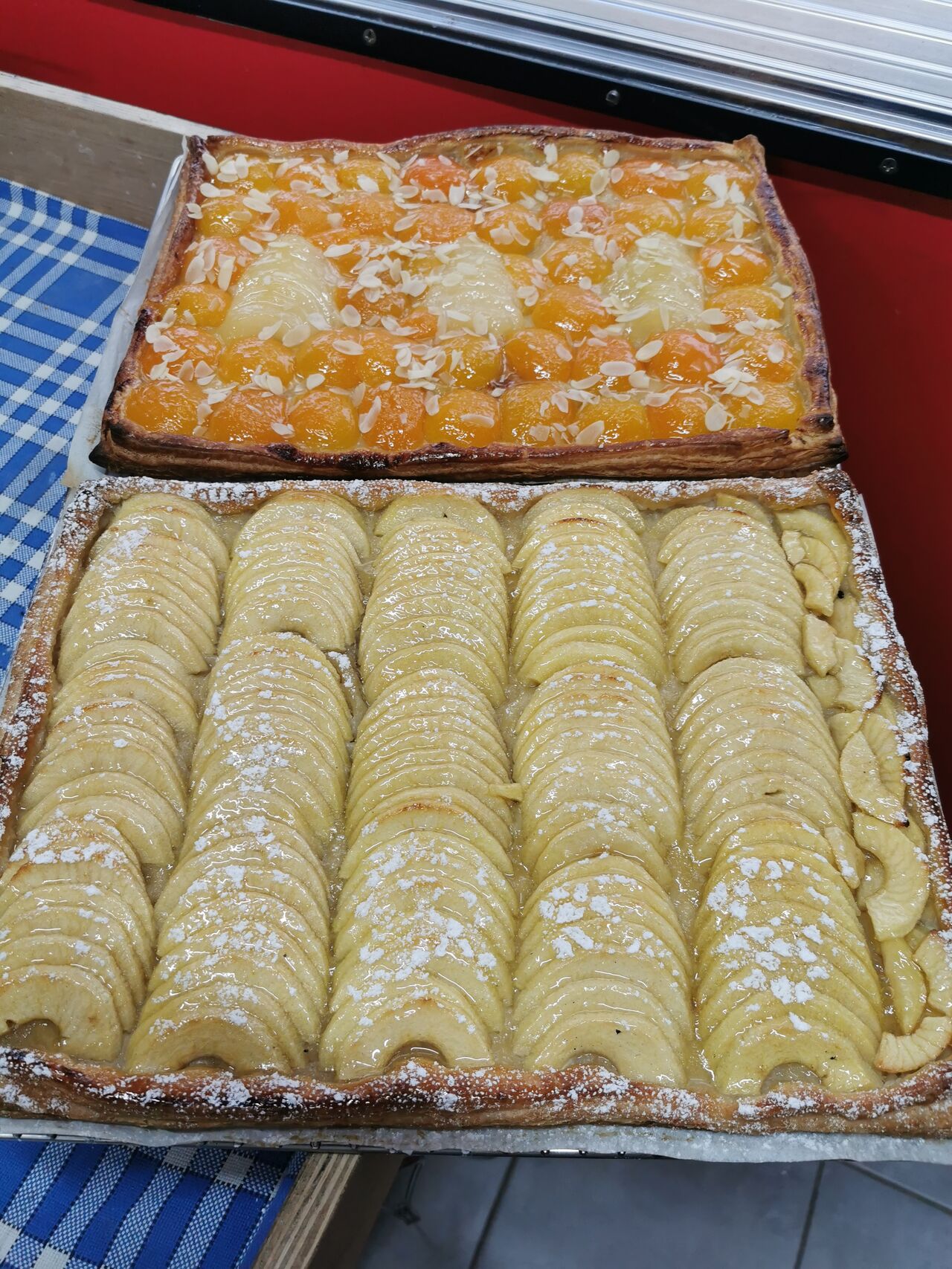 Grande tôle Tarte aux pommes
Et pizza
