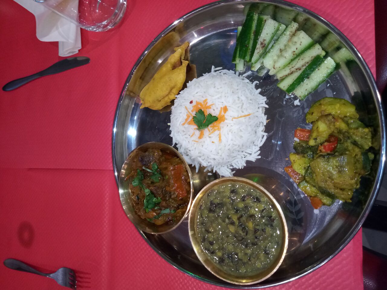 Thali thakali
Plat nepalais composé de plat varié