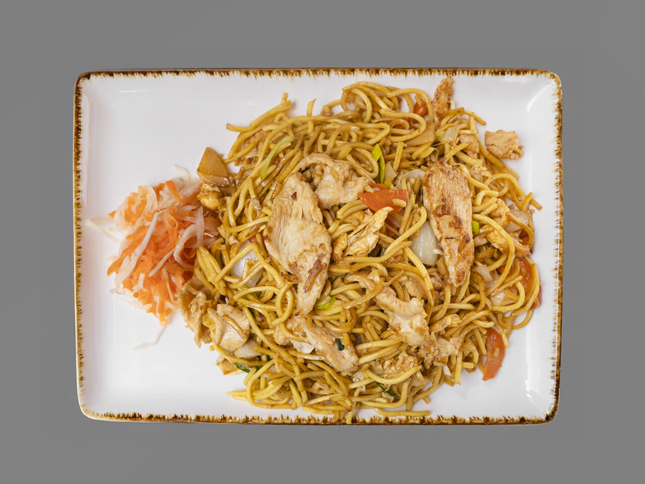 63 Nudle s kuřecím masem