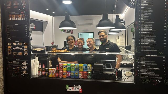 Pizza al Vuelo 2 - Calle de la Rosa 8