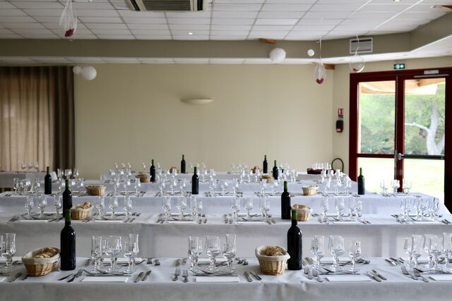 Salle intérieure pour association.