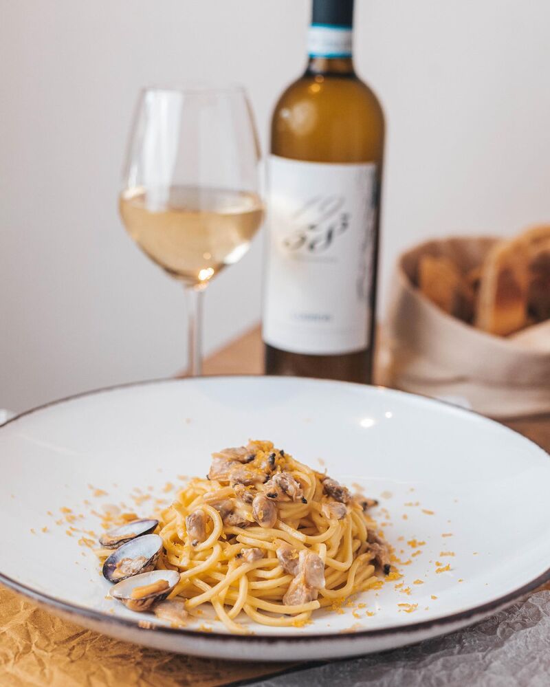 Spaghetto alla chitarra con vongole e bottarga di Muggine