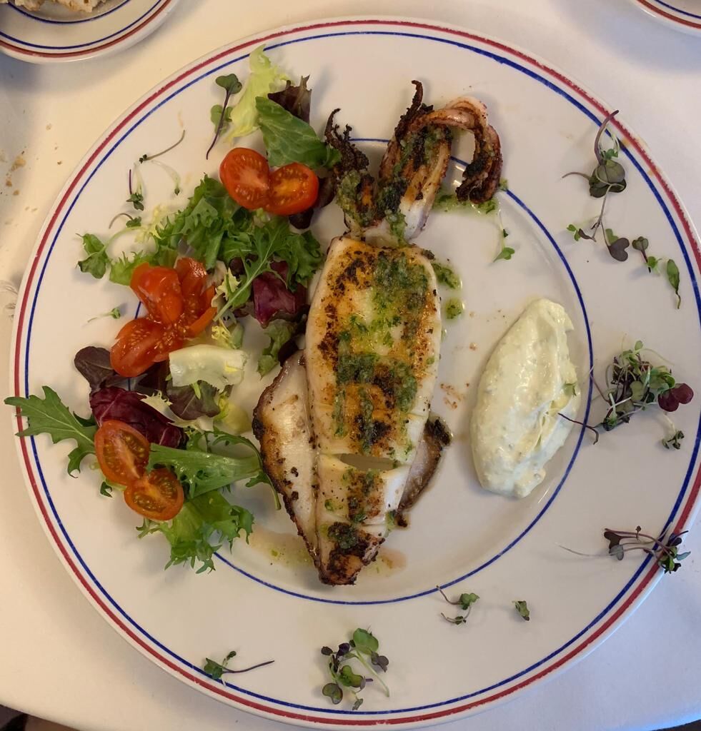 Calamar de potera a la plancha con alioli