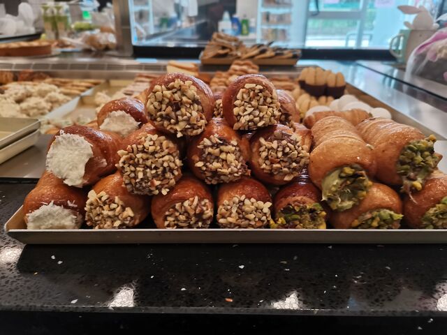 Cannoncini Con Nutella, pistacchio, cioccolato bianco