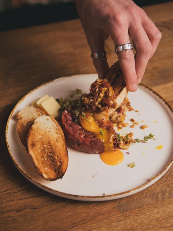 Tatar z polędwicy wołowej