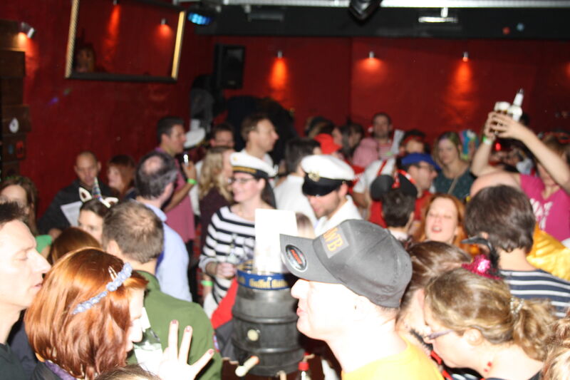 Karneval gehts bunt her.