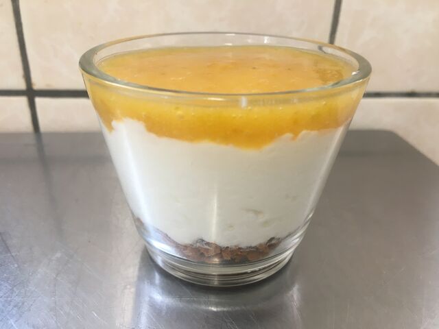 Dessert: fromage blanc fermier de Preny et notre coulis (mirabelles ou fruits rouge)