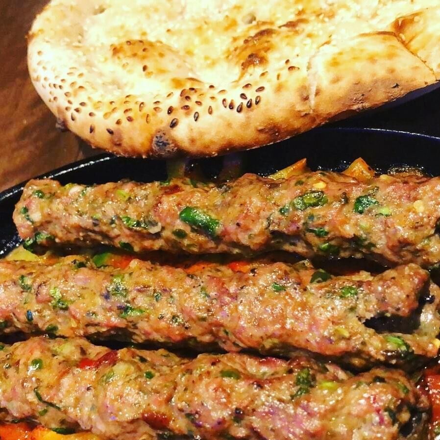 ?Naan Kebab von seiner besten Seite?
kebab#roghininaan#naankebab#freshoffthegrill#flamegrilled#halal#halalfood#halalfoodie?