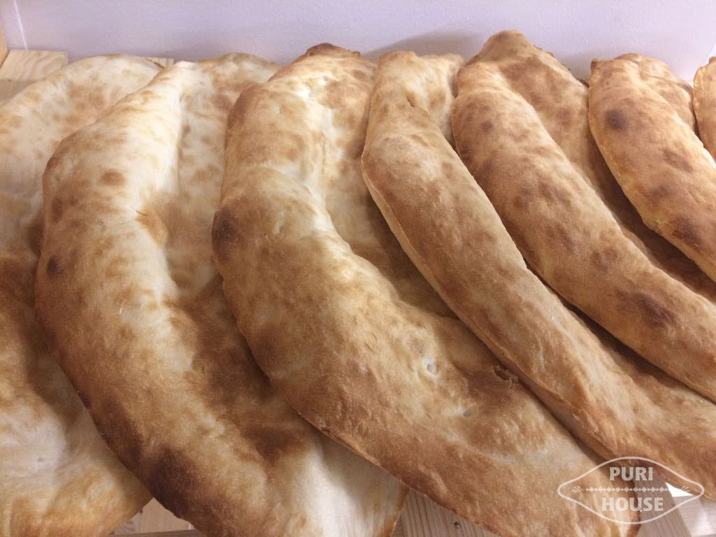 Chleb gruziński PURI przygotowany w tradycyjny sposób
cena 5.00 zł