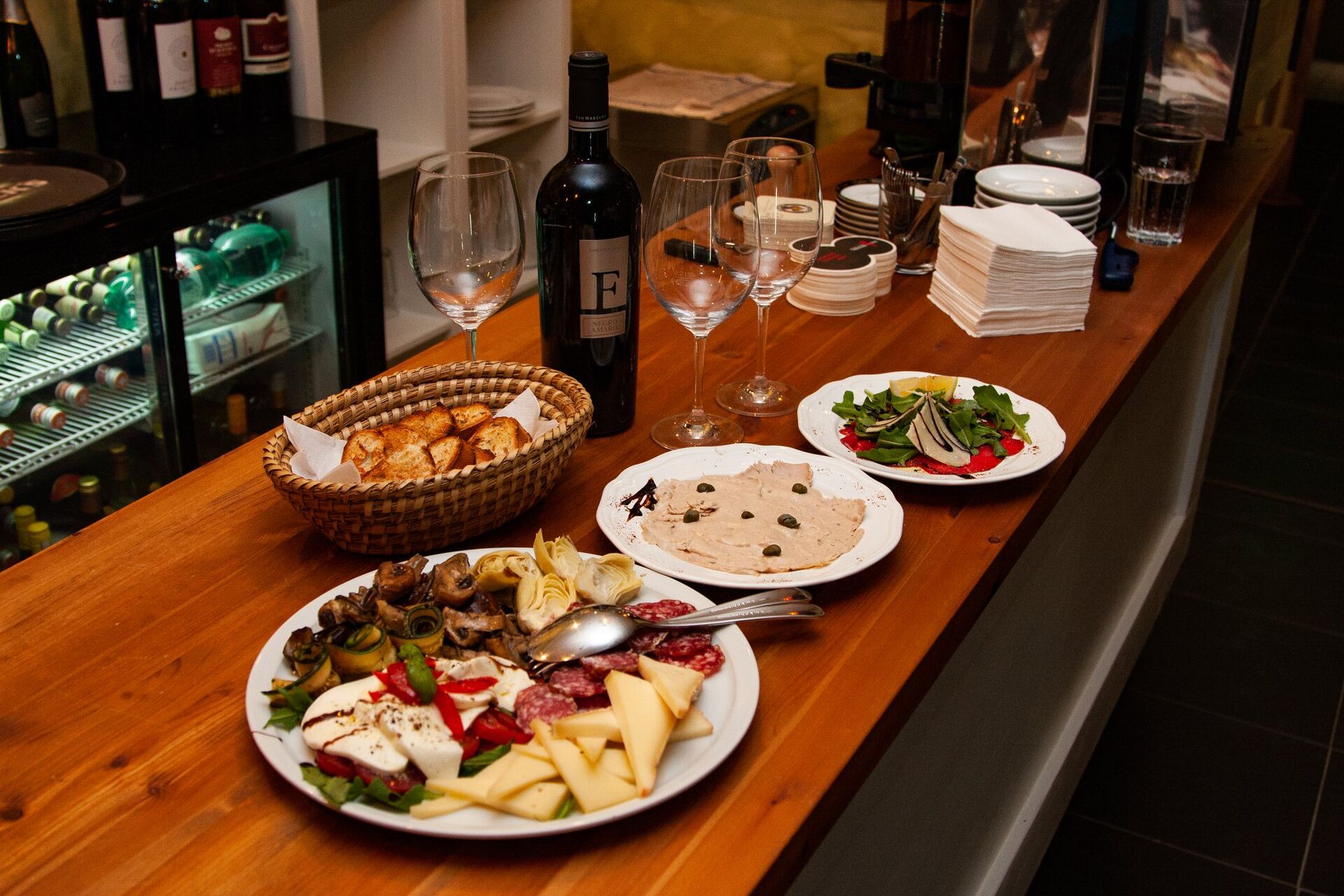 Folge uns auf Social Media