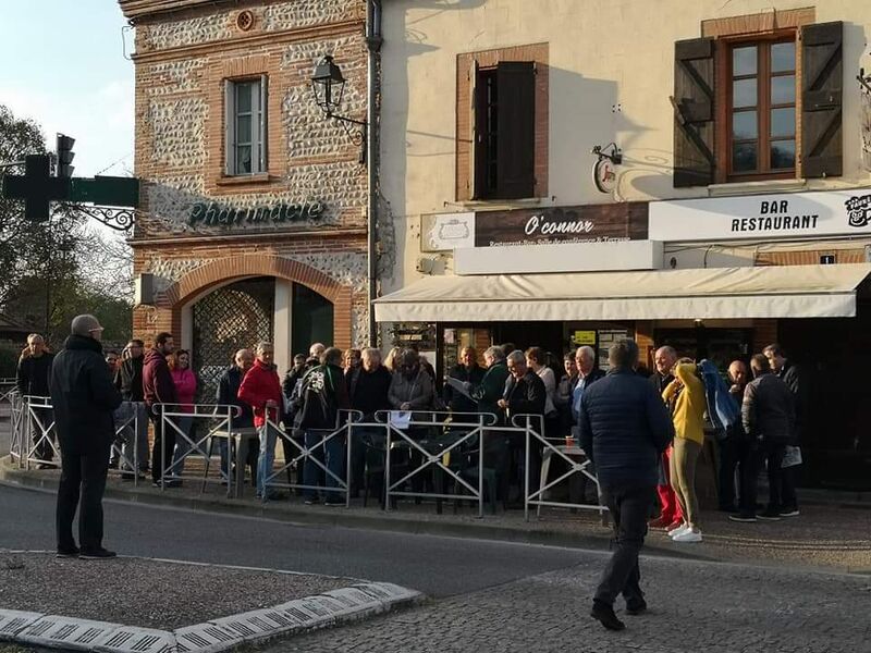 Petit déjeuner pour le départ de nos passionnés de voitures anciennes
