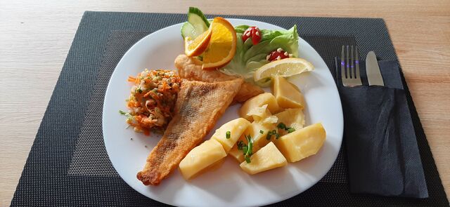 SANDACZ SMAŻONY Z ZIEMNIACZKAMI