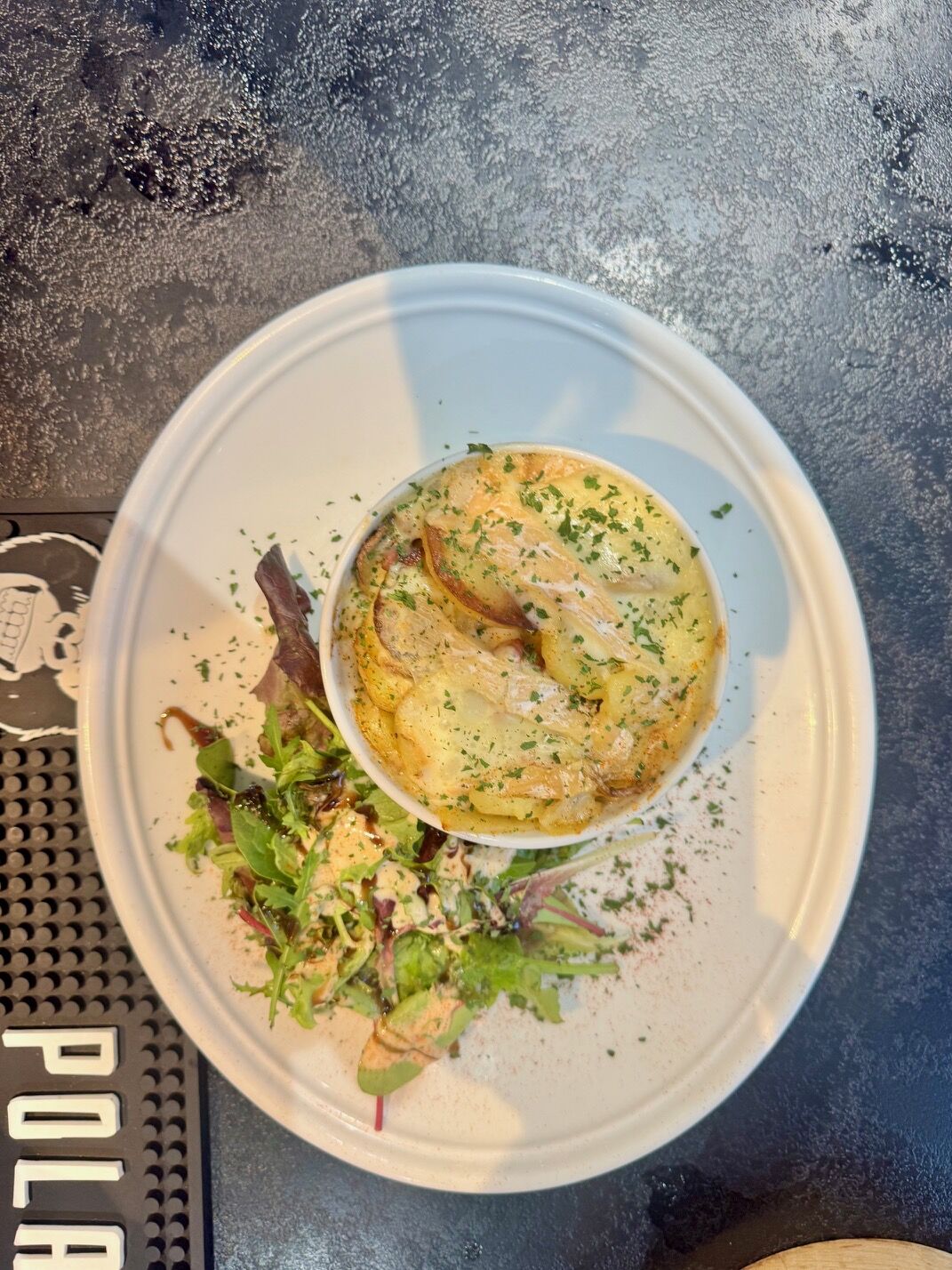 Tartiflette et salade