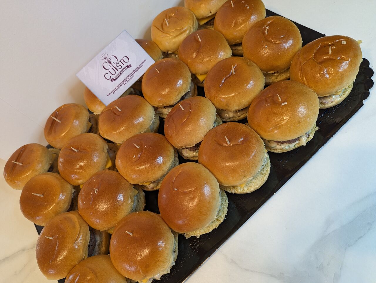 Grand plateau de mini burger au bœuf