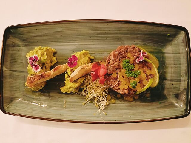 TUNA TARTATARTAR DE ATÚN CON GUACAMOLE CASERO