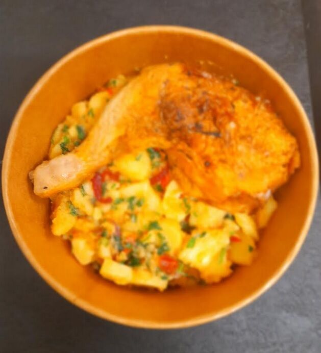 Cuisse de poulet marinée rôtie salade de pomme de terre festive