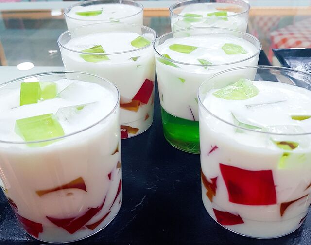 Refrescantes gelatinas de tres leches..