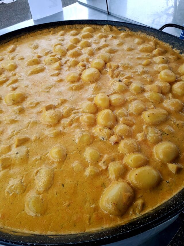 Seiches à la crème avec ses pommes de terre à 13€ la part