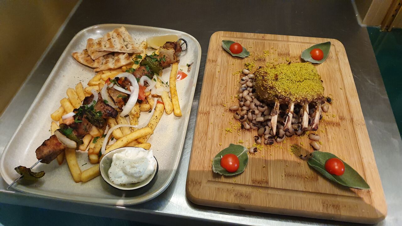 Lammkrone und Saftige Hähnchen spieß