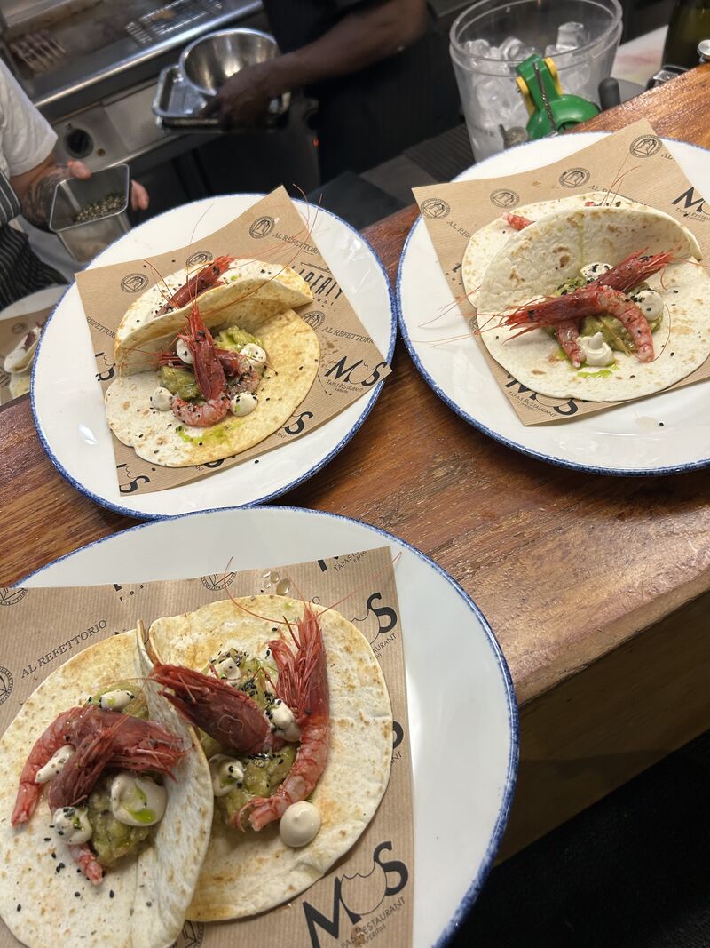 tortilla di gamberi locali , guacamole italiko e mayo allo yuzu