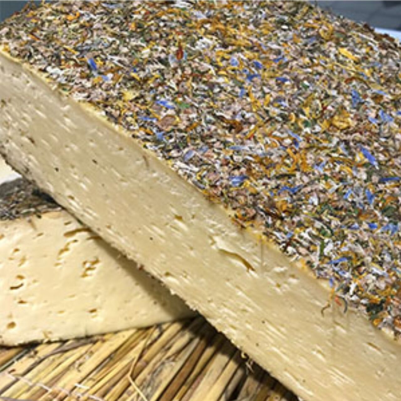 Tomme aux fleurs - 30,54€/kg