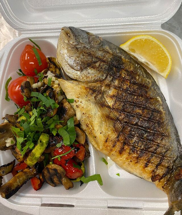Dorada cu legume la grătar 