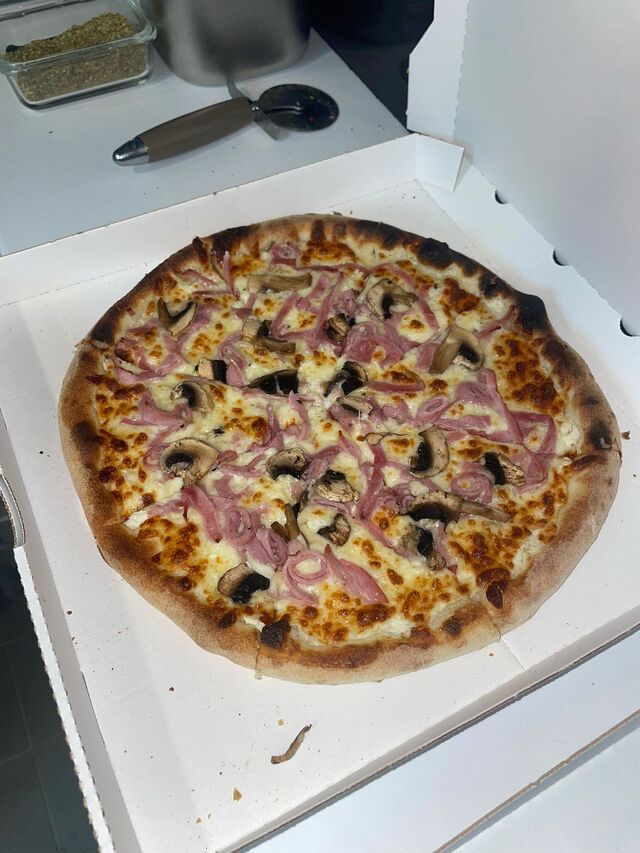 Pizza Reine