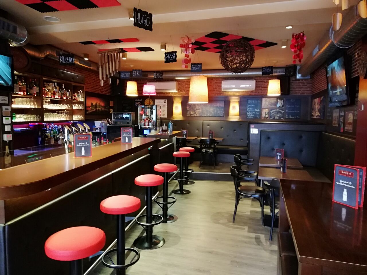 Klimatisiertes Lokal !
