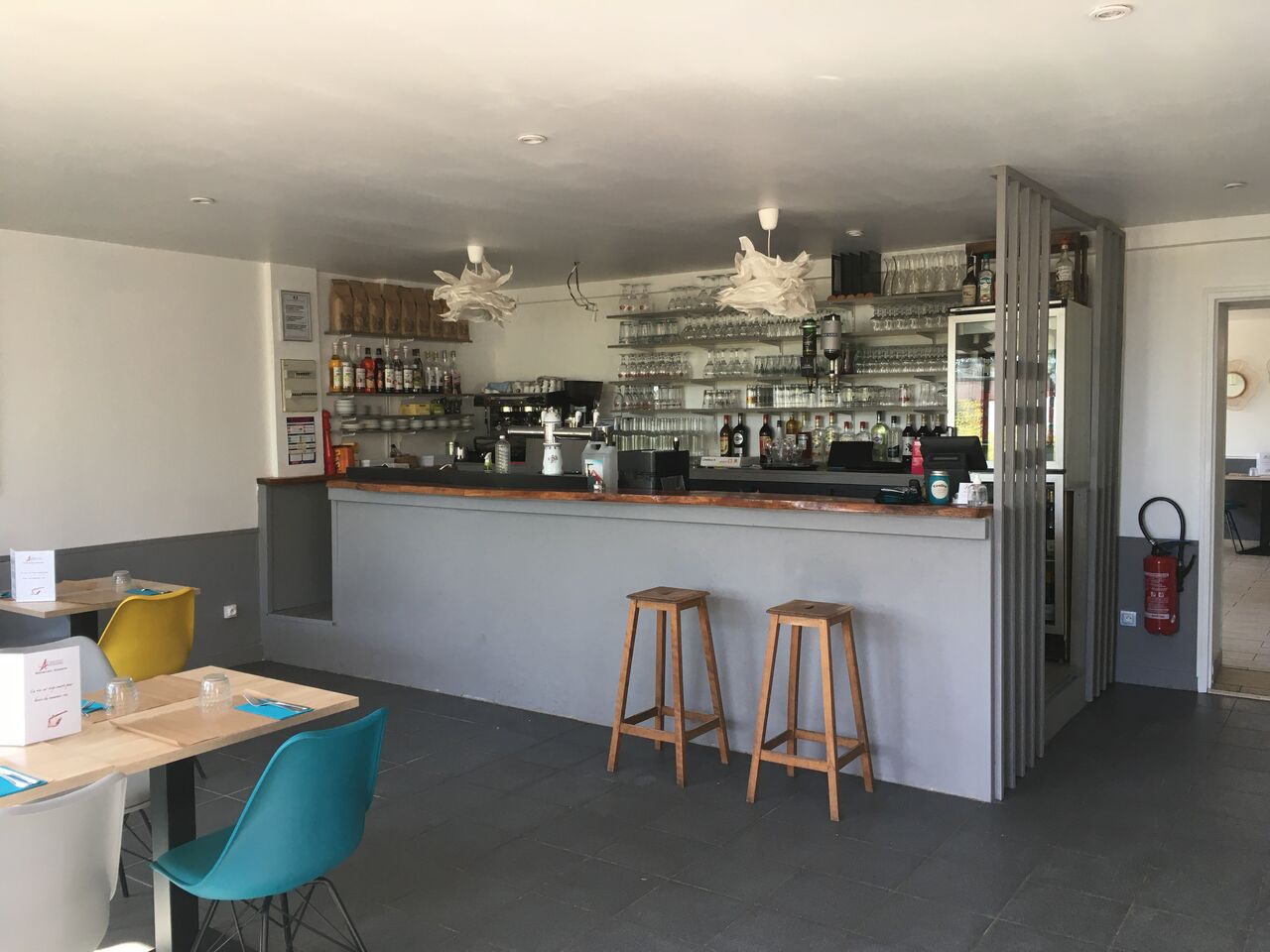 La nouvelle salle du bar!