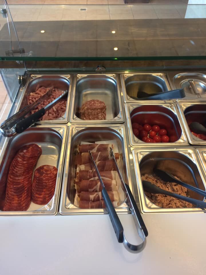 + de 30 ingrédients au choix pour composer sa salade
légumes frais, du terroir, crus ou cuisinés. Fromages, charcuterie, fruits