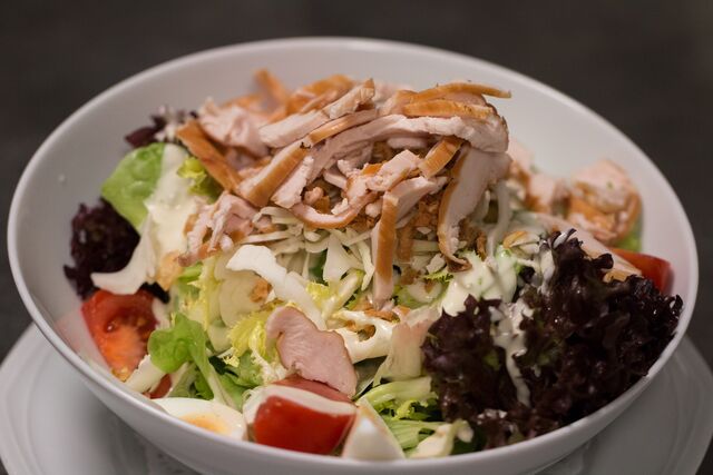 Salade Basse-Cour (poulet et magret fumé)