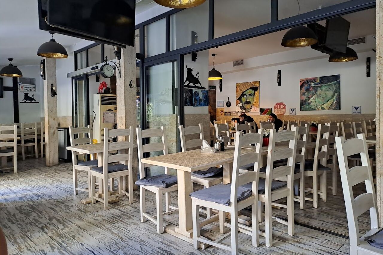 Taverna La Călinescu