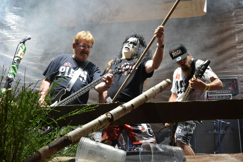 IV.ROCK FEST NA PLECH +KISSÁK
https://youtu.be/zt2cwynNyEc
