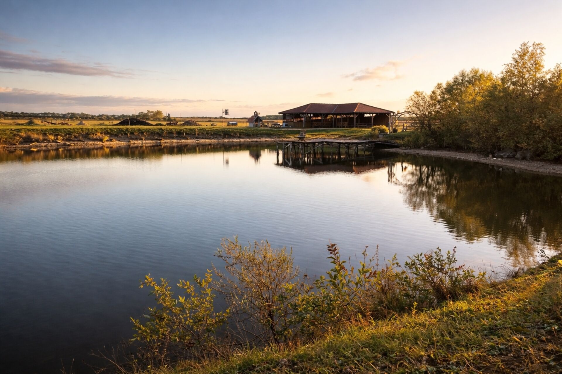 Tóparti “Lábasház”